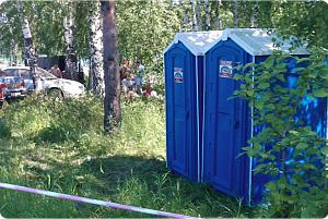 выбираем лучшую туалетную кабинку  для дачи