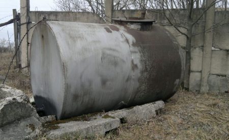 Металлическая емкость