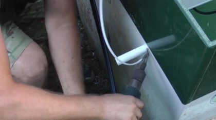 Патрубок обпаивается строительным феном со специальной насадкой
