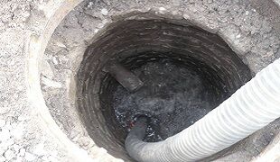 Как откачать выгребную яму Как откачать выгребную яму