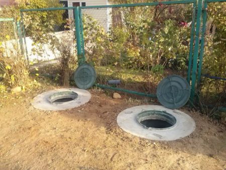 Пример установленного септика из бетонных колец