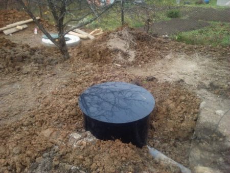 Пример установленного на участке септика